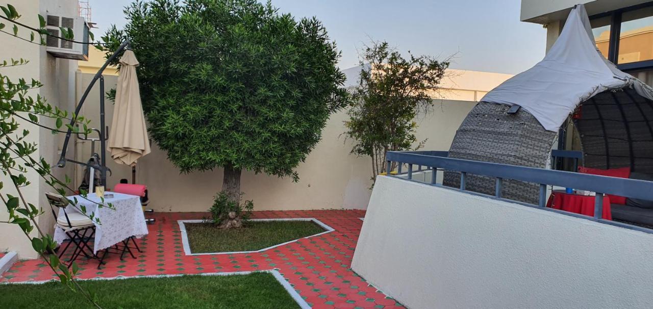 Jumeirah Beach Villa Dubai Esterno foto