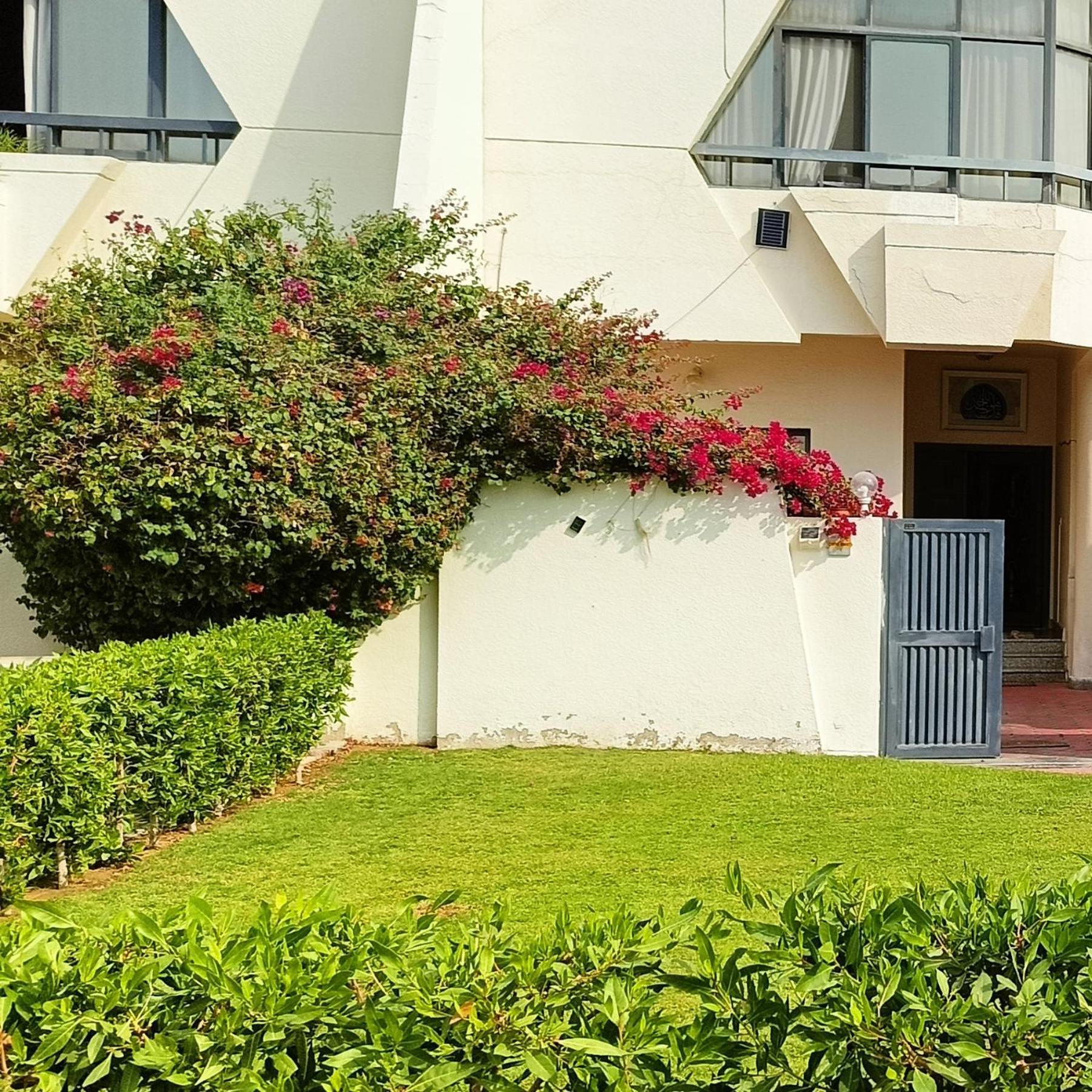 Jumeirah Beach Villa Dubai Esterno foto